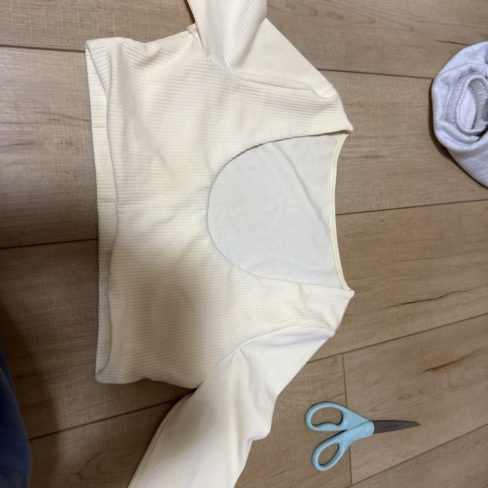 ALO Yoga NEW yellow top